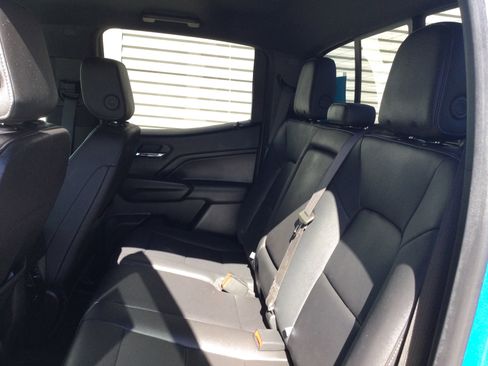 Used 2023 Chevrolet Colorado LT w/ LT Convenience Package III image 6