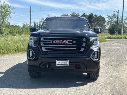 Used 2020 GMC Sierra 1500 AT4 w/ AT4 Premium Package AWD/4WD image 3