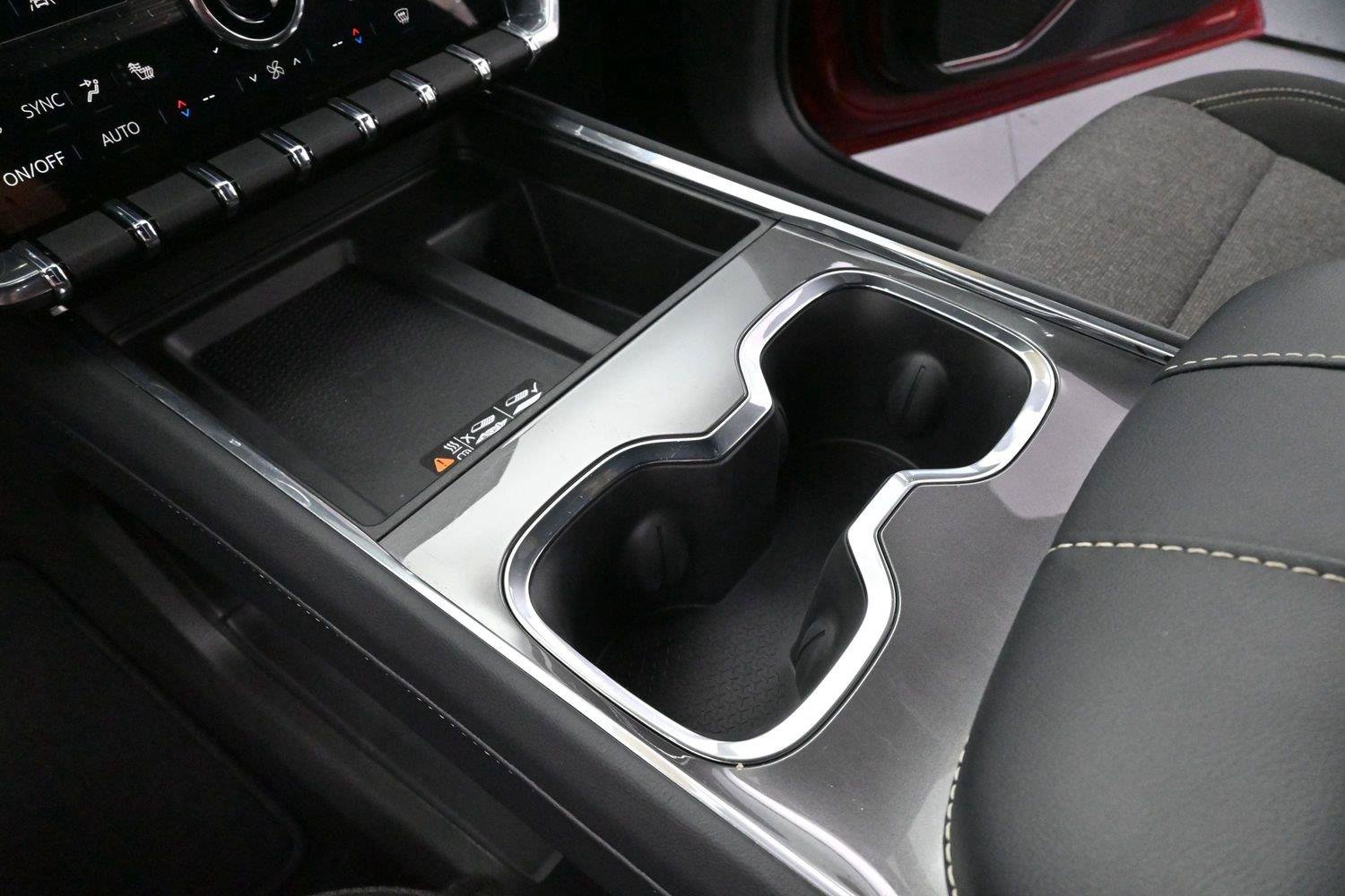 Used 2025 GMC Acadia Elevation FWD image 27