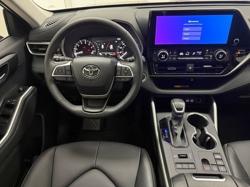 Used 2026 Toyota Highlander XLE AWD/4WD image 31