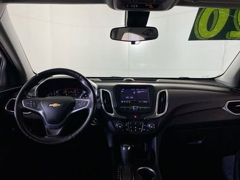 Used 2020 Chevrolet Equinox LT w/ Driver Convenience Package image 11