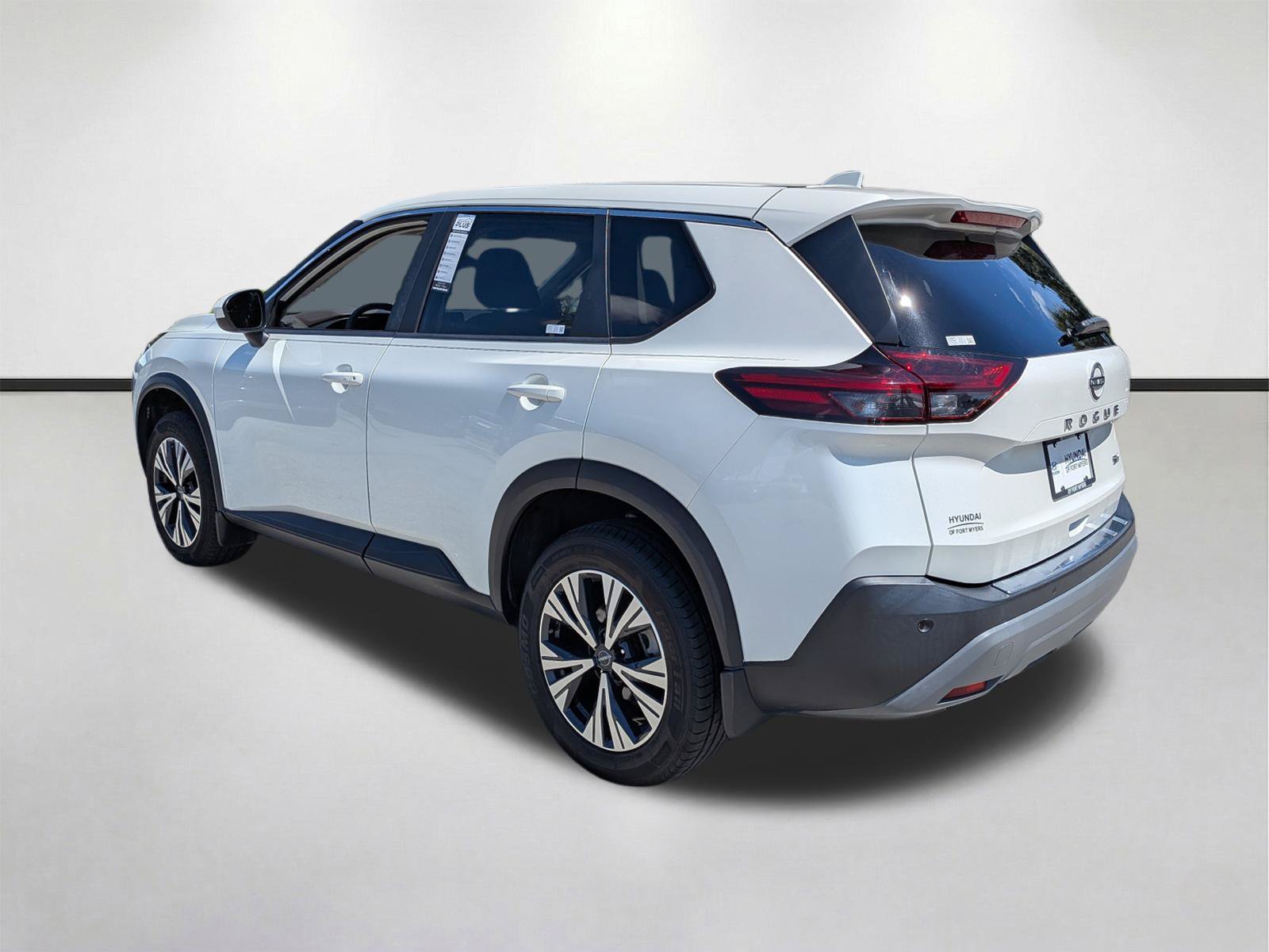 Used 2023 Nissan Rogue SV FWD image 5
