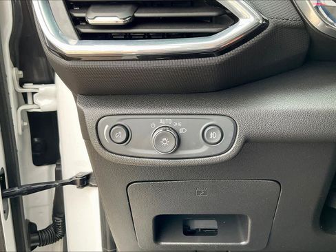 Used 2022 Chevrolet TrailBlazer LT image 32