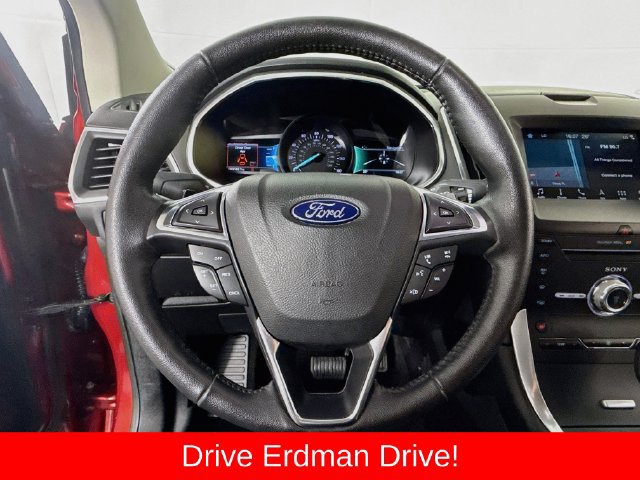 Used 2018 Ford Edge Titanium w/ Technology Package FWD image 11