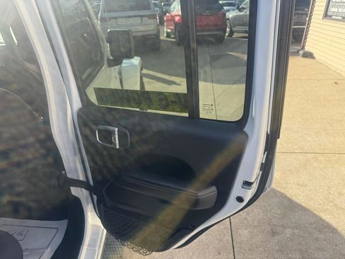 Used 2021 Jeep Wrangler Unlimited Sahara w/ Dual Top Group AWD/4WD image 17