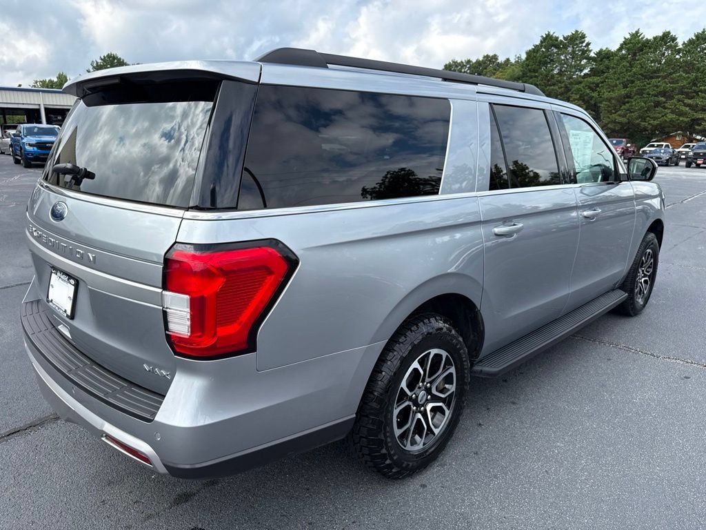 Used 2024 Ford Expedition Max XLT AWD/4WD image 2