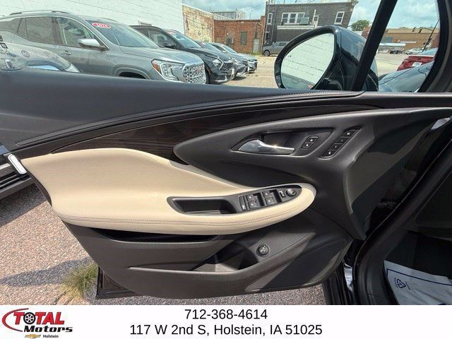 Used 2020 Buick Envision Essence w/ Experience Buick Package AWD/4WD image 9
