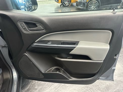 Used 2020 Chevrolet Colorado W/T w/ WT Convenience Package image 10