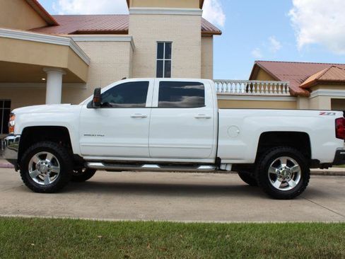 Used 2016 Chevrolet Silverado 2500 LT w/ LT Convenience Package AWD/4WD image 11