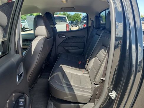 Used 2022 GMC Canyon Denali w/ Denali Black Edition Package AWD/4WD image 11