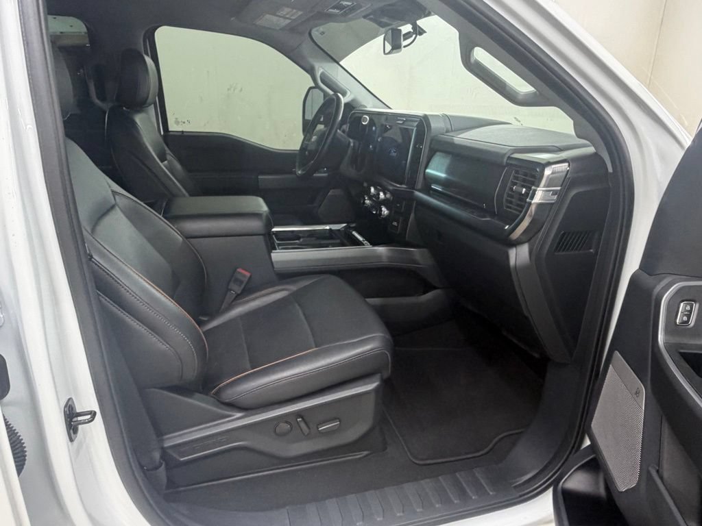 Used 2025 Ford F250 Lariat AWD/4WD image 14