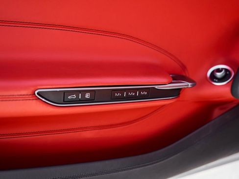Used 2019 Ferrari GTC4Lusso AWD/4WD image 36