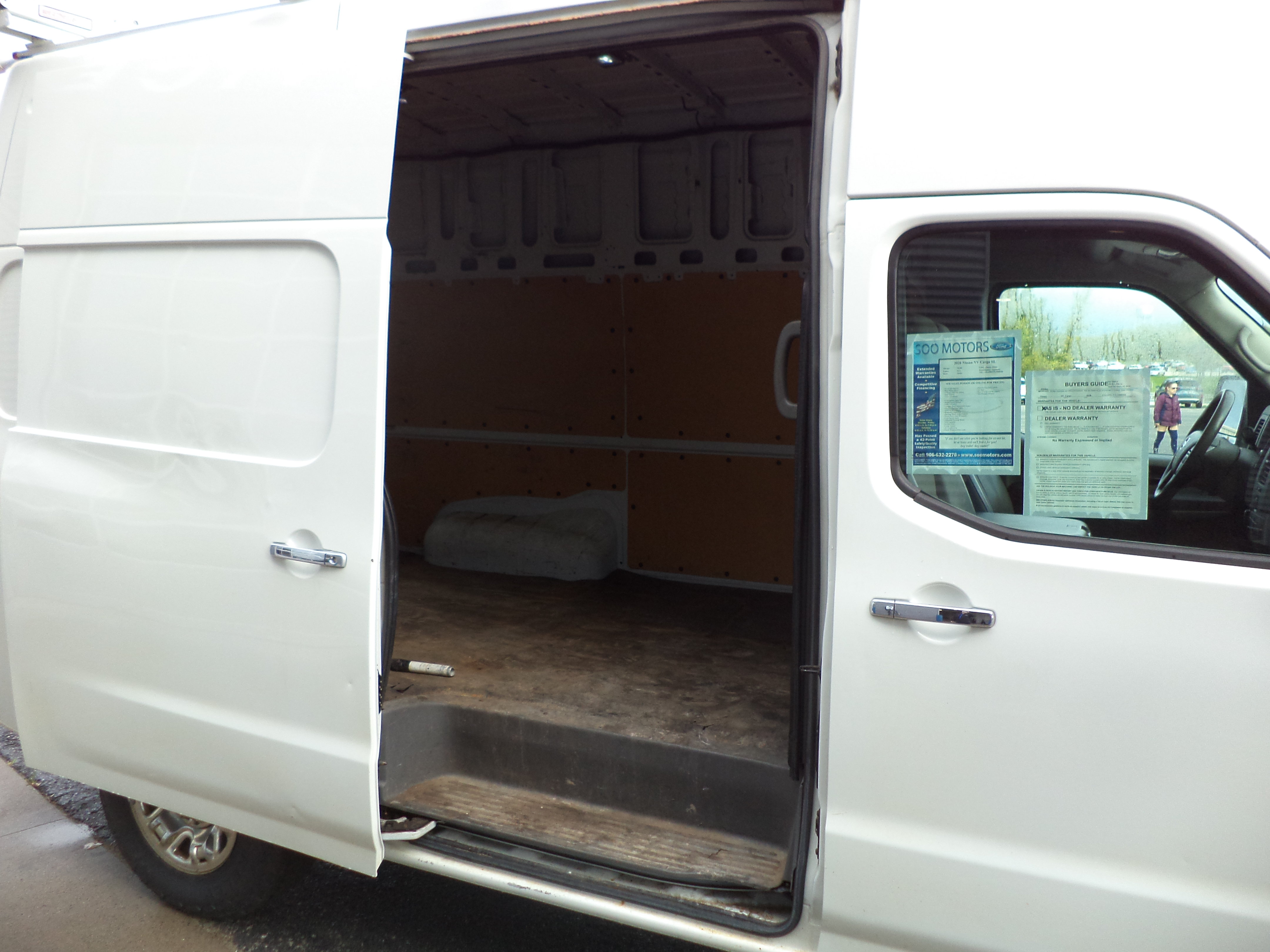 Used 2020 Nissan NV High Roof RWD image 7