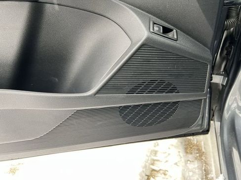 Used 2022 Volkswagen Taos SE image 26