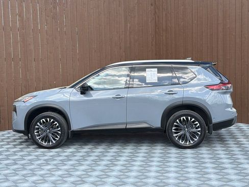 Used 2025 Nissan Rogue SL w/ Tech Package image 14