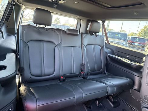 New 2026 Jeep Grand Wagoneer L w/ Premium Group I image 25