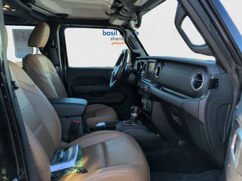 Used 2023 Jeep Wrangler Sahara w/ Cold Weather Group image 22