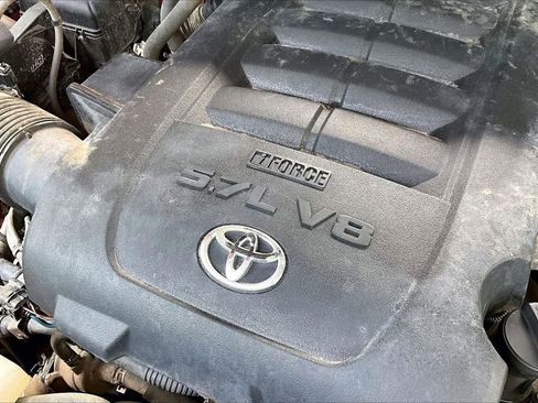 Used 2016 Toyota Tundra SR5 w/ TRD Off Road Package AWD/4WD image 30