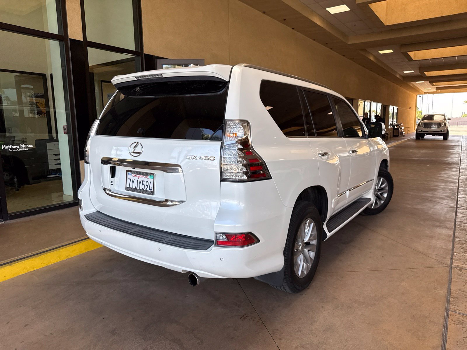 Used 2015 Lexus GX 460 w/ Premium Package AWD/4WD image 3