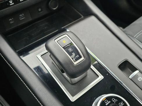 Used 2022 Mitsubishi Outlander SE image 27