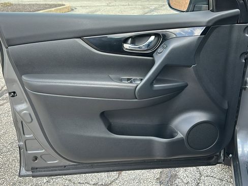 Certified 2022 Nissan Rogue Sport SV image 14