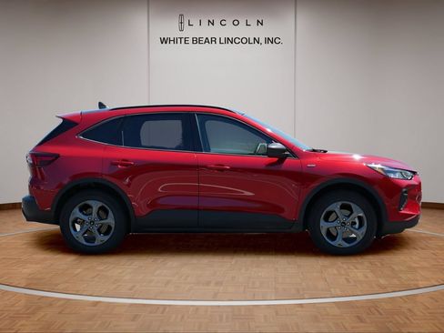Used 2025 Ford Escape ST-Line w/ Tech Pack #1 AWD/4WD image 4