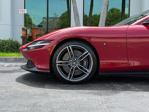 Used 2021 Ferrari Roma RWD image 15