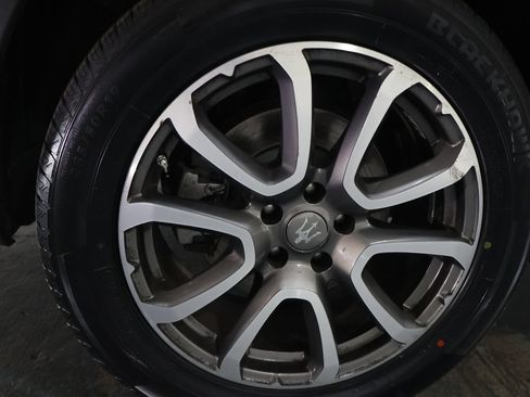 Used 2018 Maserati Levante AWD/4WD image 30