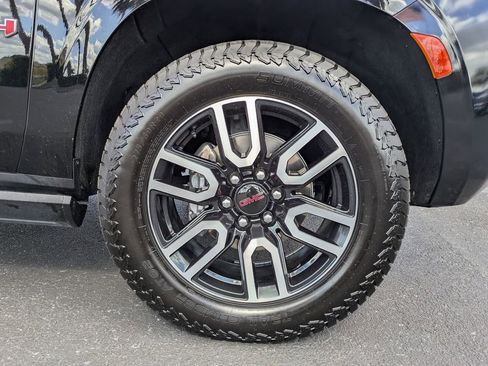 Used 2023 GMC Yukon XL AT4 w/ AT4 Premium Package image 11