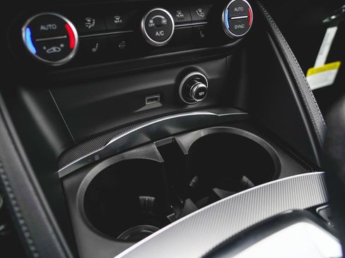 New 2025 Alfa Romeo Stelvio Sprint w/ Convenience Package image 31