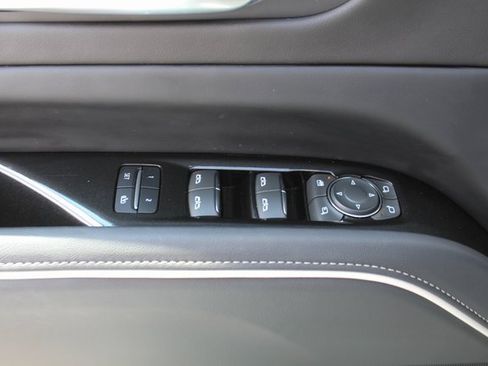 Used 2024 Cadillac Escalade Premium Luxury image 51