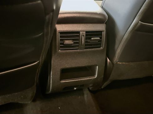 Used 2024 Mitsubishi Outlander SE image 28