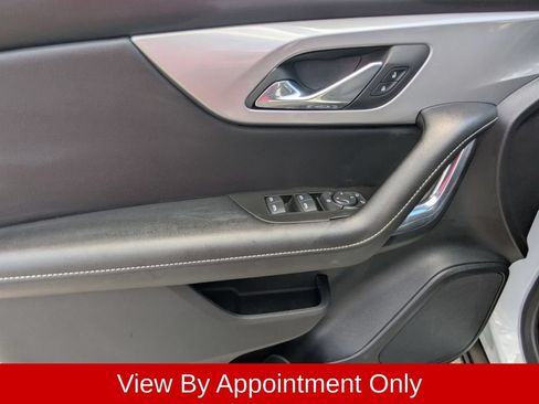 Used 2025 Chevrolet Blazer LT FWD image 11