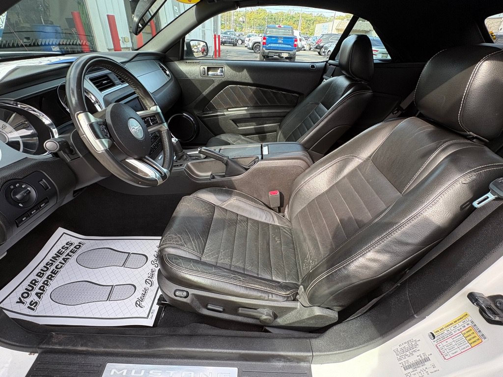 Used 2010 Ford Mustang GT Premium RWD image 8