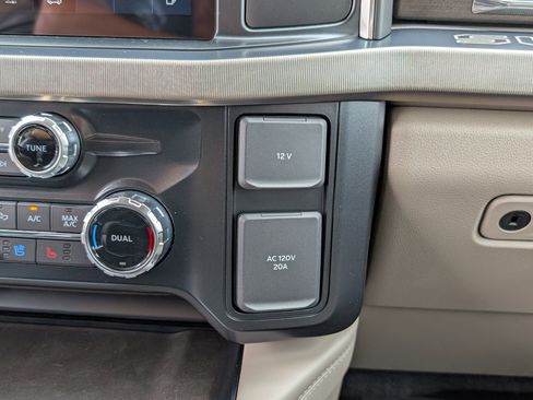 New 2025 Ford F250 Platinum w/ Platinum Plus Package image 28