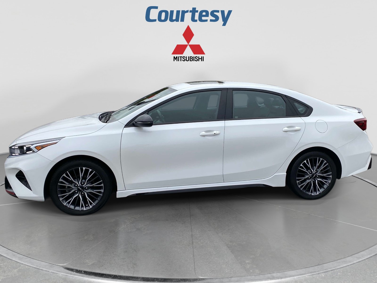 Used 2023 Kia Forte GT-Line w/ GT-Line Premium Package FWD image 2