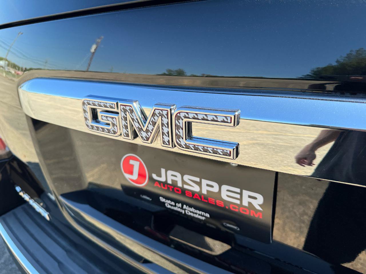 Used 2015 GMC Yukon Denali w/ Open Road Package RWD image 18
