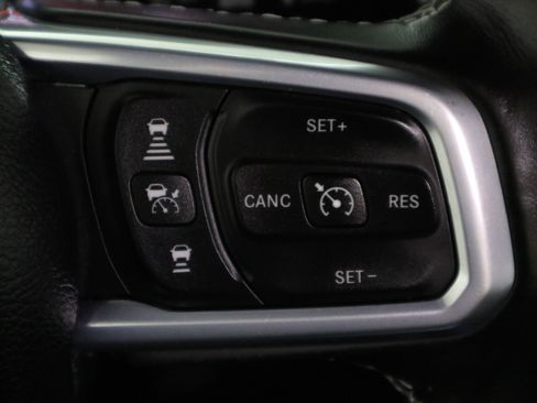 Used 2021 Jeep Wrangler Unlimited Sahara AWD/4WD image 29