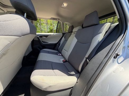 Used 2025 Toyota RAV4 XLE w/ Convenience Package image 6