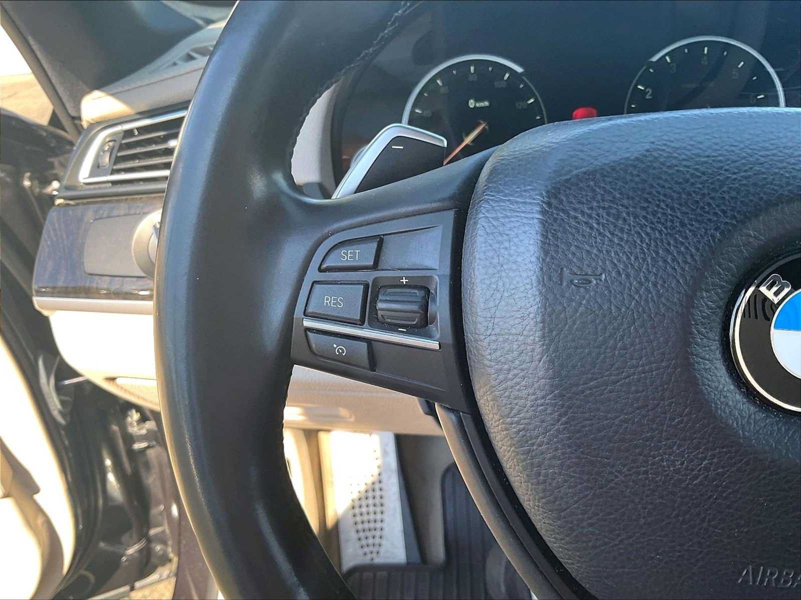 Used 2014 BMW 750Li RWD image 19