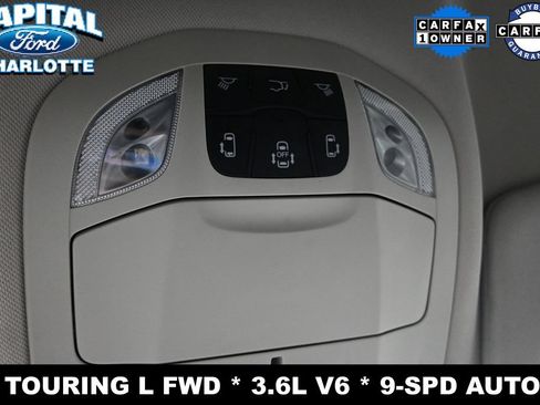 Used 2024 Chrysler Pacifica Touring-L FWD image 18