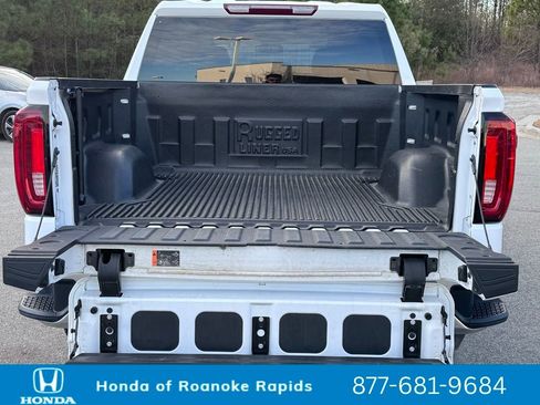Used 2025 GMC Sierra 1500 SLT image 18
