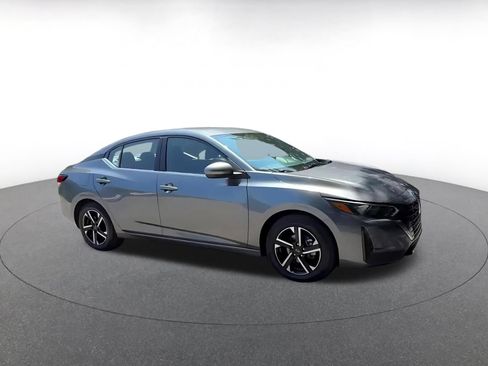 Used 2025 Nissan Sentra SV FWD image 2