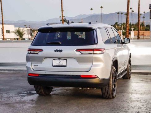 New 2025 Jeep Grand Cherokee L Altitude image 9