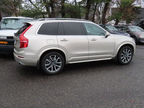 Used 2018 Volvo XC90 T6 Momentum w/ Convenience Package image 21
