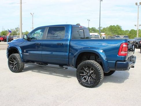 Used 2023 RAM 1500 Laramie AWD/4WD image 7