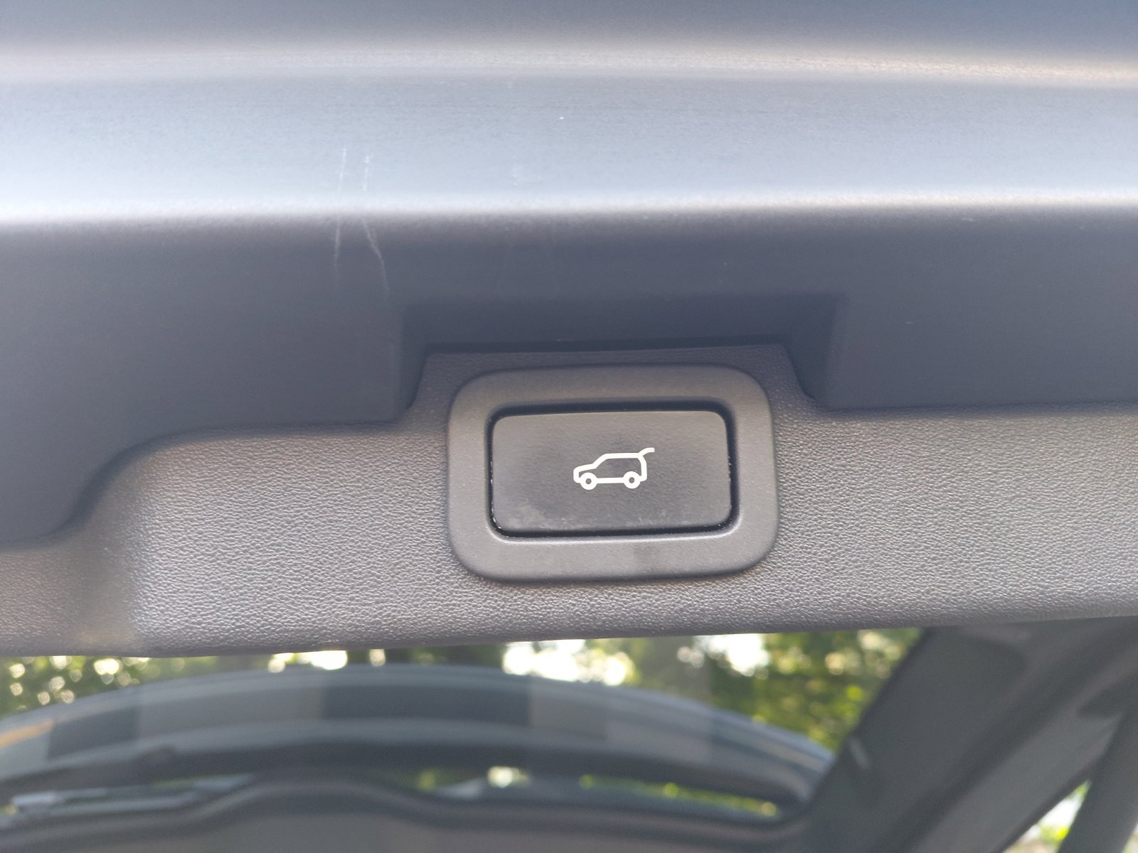 Used 2018 Land Rover Discovery HSE AWD/4WD image 19