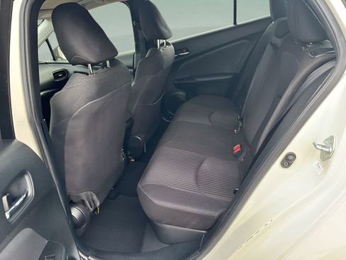 Used 2018 Toyota Prius Two image 11