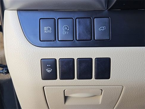 Used 2019 Toyota Highlander XLE image 26