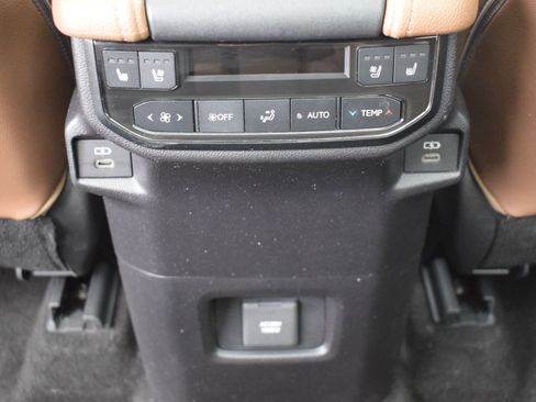 Used 2024 Toyota Grand Highlander AWD Hybrid image 16